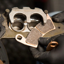 Load image into Gallery viewer, Neutron Brake Pad - Sintered Metal Suzuki DR 650 (Front)